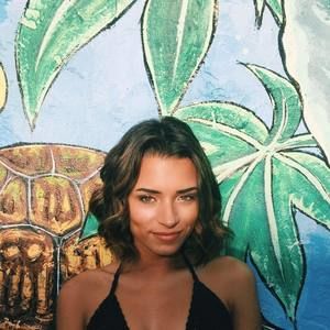 Meet your Posher, Michaela